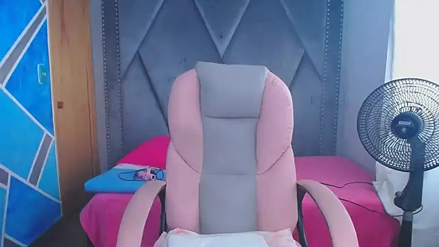 MeganMilF2 online show from February 2026 03:00:01 PM