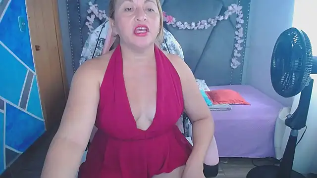 Snapshot of MeganMilF2 chatting on April 2026 01:59:01 PM MeganMilF2 online show from April 2026 01:59:01 PM