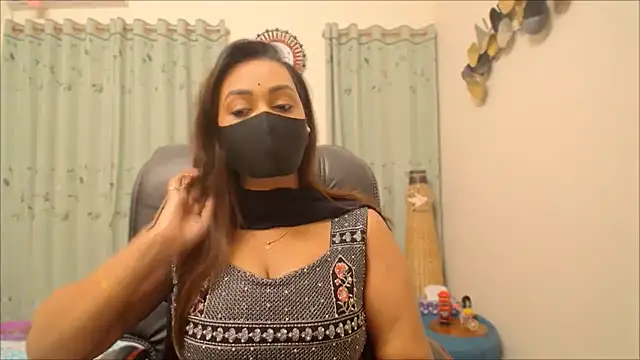 OH-Monica online show from December 2025 08:47:01 PM