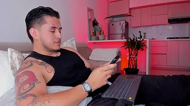 Chriskyle  online show from November 2025 12:50:02 PM