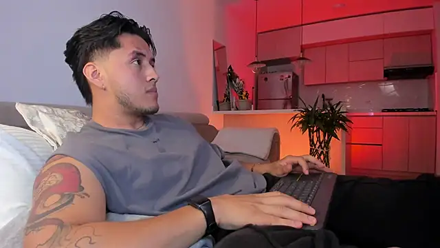 Chriskyle  online show from December 2025 12:01:02 AM