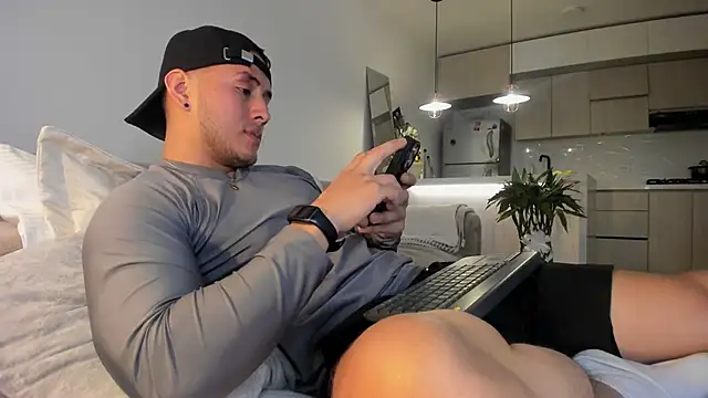 Snapshot of Chriskyle_ chatting on February 2025 02:44:02 AM Chriskyle  online show from February 2025 02:44:02 AM