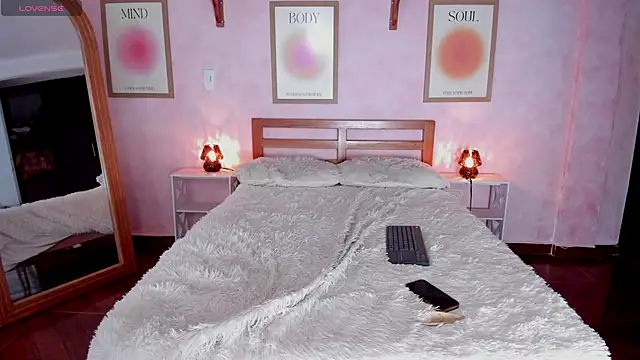 AliceBanks online show from October 2025 01:30:01 PM