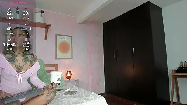 AliceBanks online show from November 2025 11:25:02 AM