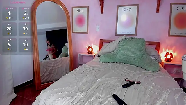 Snapshot of AliceBanks chatting on January 2026 11:06:02 AM AliceBanks online show from January 2026 11:06:02 AM