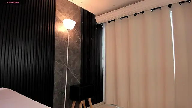 AdammClark1 online show from November 2025 09:52:01 PM