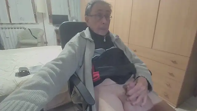 papillonhotofficial online show from November 2025 04:55:02 PM