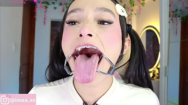 issagarcia online show from March 2026 10:06:01 PM