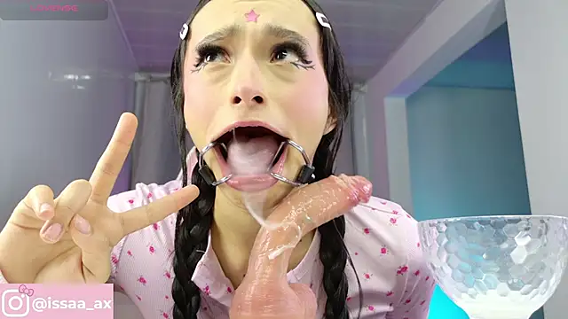 issagarcia online show from November 2025 01:22:01 PM