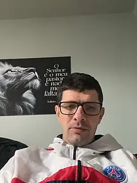 Juliano2289 online show from June 2026 06:20:01 PM