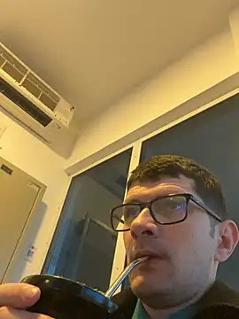 Juliano2289 online show from April 2026 01:59:02 PM