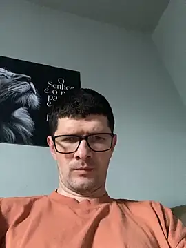 Juliano2289 online show from June 2026 07:19:02 PM