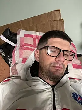 Juliano2289 online show from May 2026 04:28:01 PM