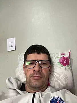 Juliano2289 online show from June 2026 04:27:01 PM