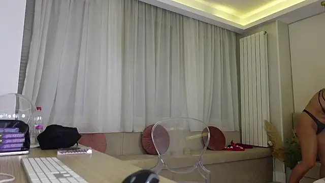 HaileyRoses online show from November 2025 05:56:01 AM