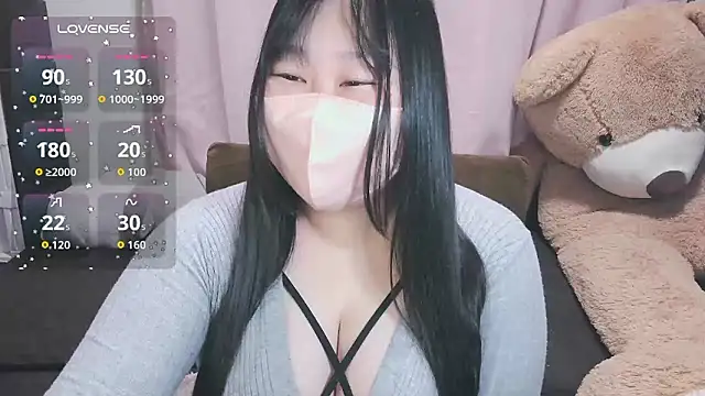 yuinyan3150 online show from April 2026 01:56:02 PM