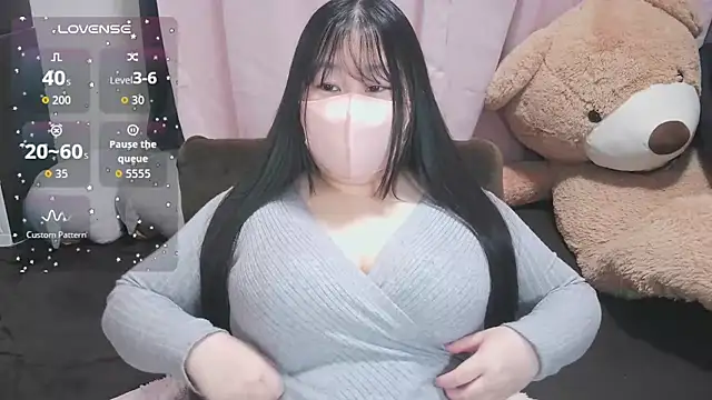 yuinyan3150 online show from April 2026 10:52:01 AM