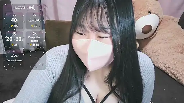 yuinyan3150 online show from April 2026 12:32:02 PM