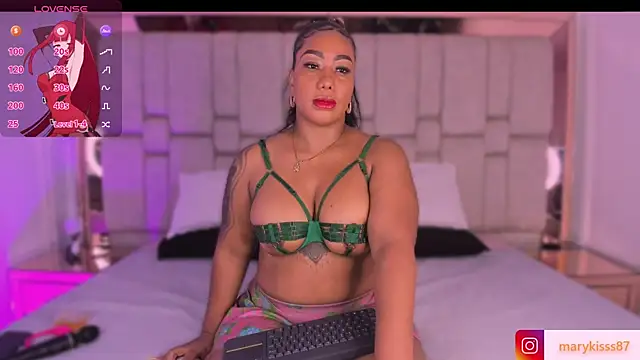 Snapshot of mary_kisses chatting on December 2025 08:42:02 PM mary kisses online show from December 2025 08:42:02 PM