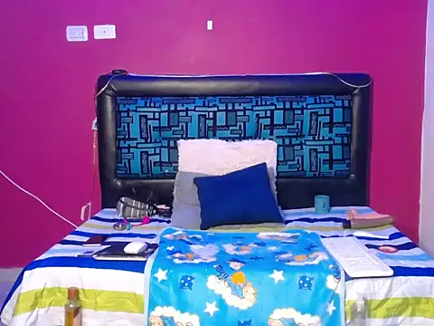 karolhot916 online show from November 2025 11:27:01 PM