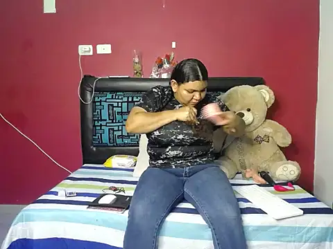 karolhot916 online show from February 2026 12:11:01 AM