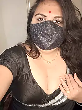 Snapshot of Love-priya chatting on February 2025 06:44:02 AM Love-priya online show from February 2025 06:44:02 AM