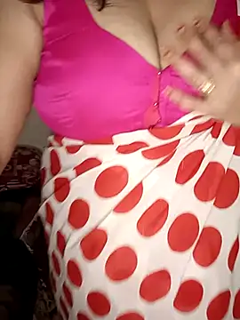 Snapshot of Love-priya chatting on February 2025 05:43:02 PM Love-priya online show from February 2025 05:43:02 PM