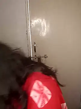 Snapshot of Love-priya chatting on March 2025 06:16:01 AM Love-priya online show from March 2025 06:16:01 AM