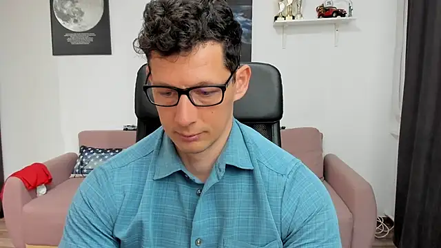 BrutusK08 online show from March 2025 01:17:01 PM