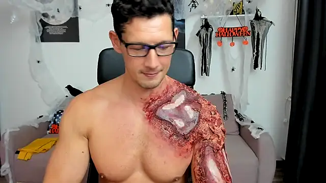 Snapshot of BrutusK08 chatting on October 2025 09:14:02 PM BrutusK08 online show from October 2025 09:14:02 PM