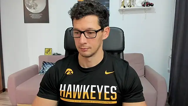 Snapshot of BrutusK08 chatting on November 2025 05:44:02 AM BrutusK08 online show from November 2025 05:44:02 AM