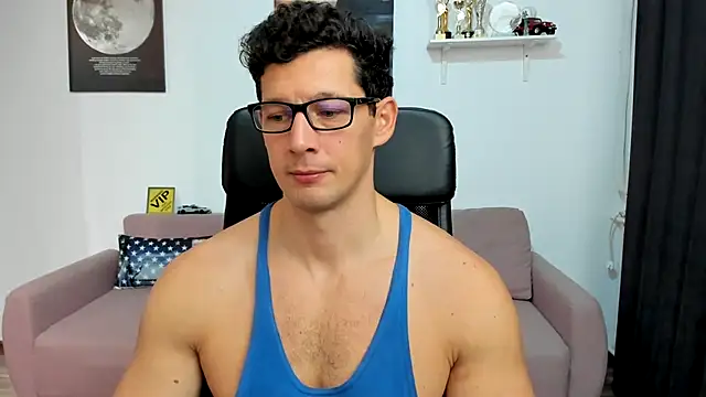 Snapshot of BrutusK08 chatting on November 2025 08:37:01 AM BrutusK08 online show from November 2025 08:37:01 AM