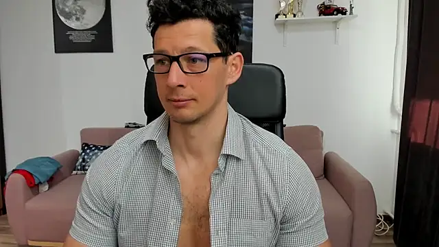 Snapshot of BrutusK08 chatting on March 2025 07:52:01 AM BrutusK08 online show from March 2025 07:52:01 AM