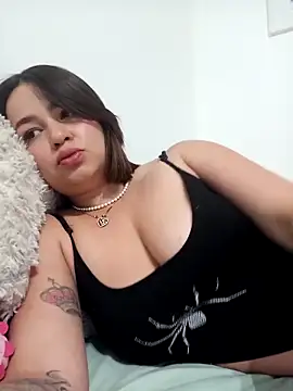 Lia Roxx online show from May 2026 07:39:02 PM