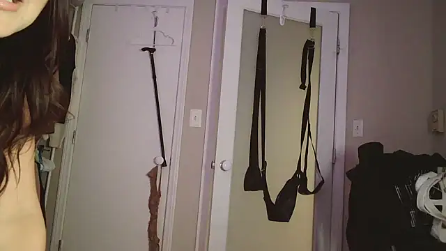 Tipsy Toes Daisy online show from January 2025 04:05:01 AM