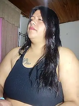 KATYGONZALEZ online show from May 2026 10:57:01 PM