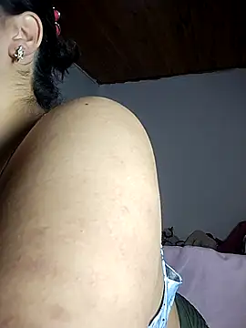 KATYGONZALEZ online show from May 2026 12:23:02 PM