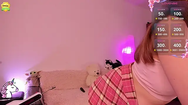 EvaUniporn online show from December 2025 08:49:02 AM