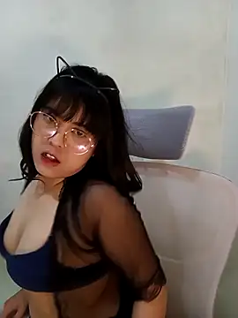 Snapshot of Chall_mee chatting on October 2025 04:08:02 PM Chall mee online show from October 2025 04:08:02 PM