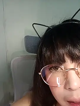 Snapshot of Chall_mee chatting on October 2025 01:23:01 PM Chall mee online show from October 2025 01:23:01 PM