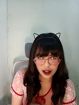 Snapshot of Chall_mee chatting on November 2025 06:23:02 PM Chall mee online show from November 2025 06:23:02 PM