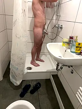 Snapshot of Miko075 chatting on December 2025 06:45:02 PM Miko075 online show from December 2025 06:45:02 PM