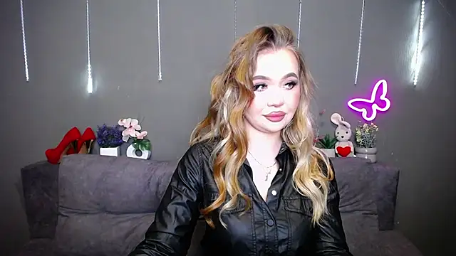 Snapshot of StacyYellig chatting on April 2026 08:31:01 PM StacyYellig online show from April 2026 08:31:01 PM