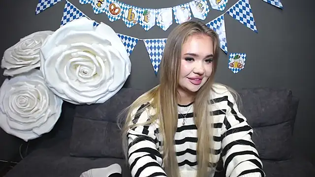 Snapshot of StacyYellig chatting on October 2025 07:37:01 PM StacyYellig online show from October 2025 07:37:01 PM