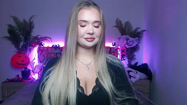 Snapshot of StacyYellig chatting on November 2025 08:25:01 PM StacyYellig online show from November 2025 08:25:01 PM