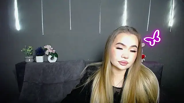 Snapshot of StacyYellig chatting on April 2026 08:04:02 PM StacyYellig online show from April 2026 08:04:02 PM