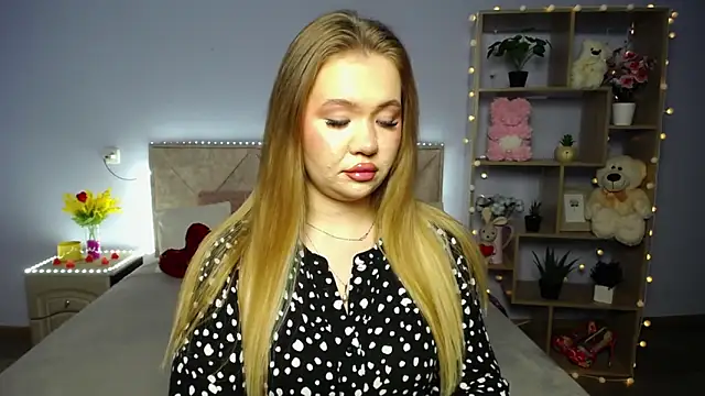 Snapshot of StacyYellig chatting on March 2025 04:56:01 AM StacyYellig online show from March 2025 04:56:01 AM