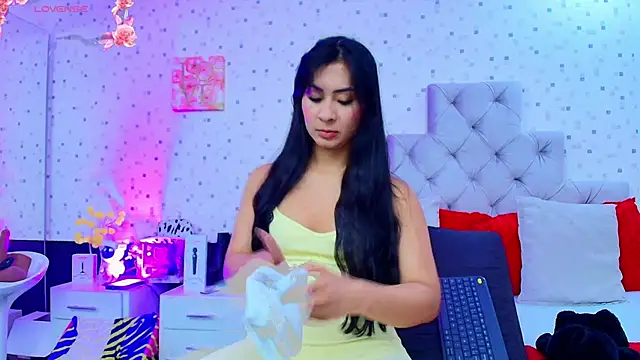 JulietaReyess online show from March 2026 11:50:02 AM