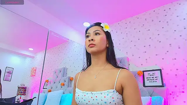 JulietaReyess online show from October 2025 02:07:02 PM