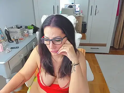 Snapshot of karenncougar chatting on March 2025 05:17:02 PM karenncougar online show from March 2025 05:17:02 PM